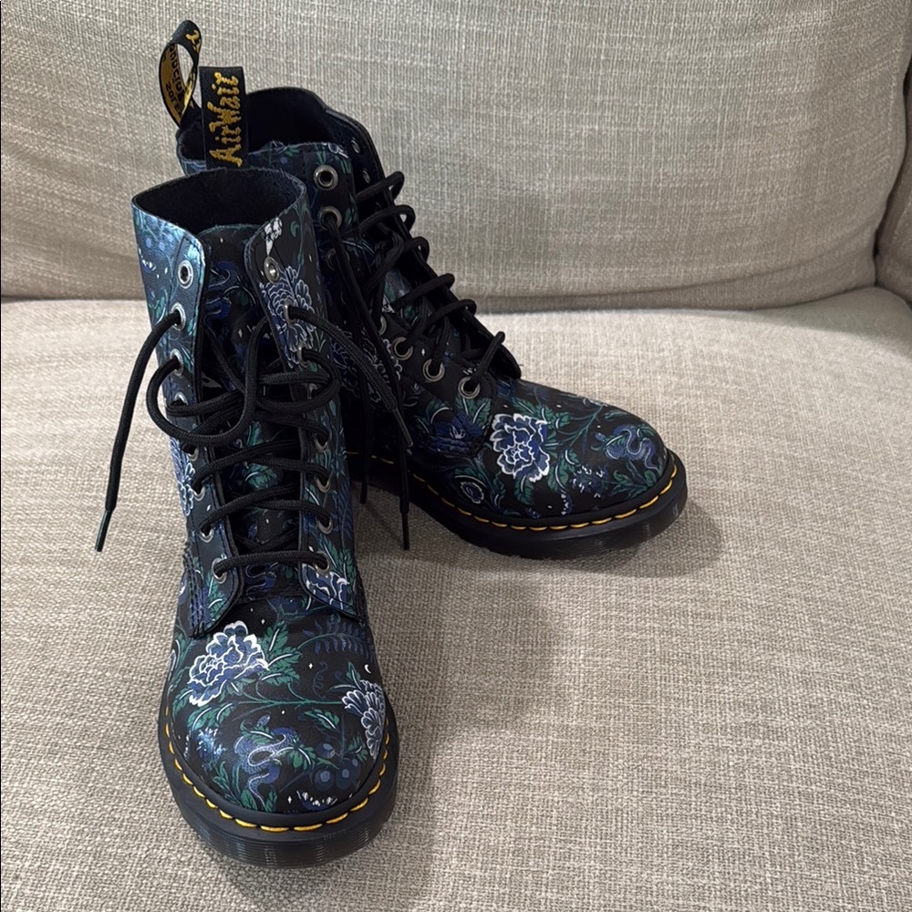 Floral Black Boots